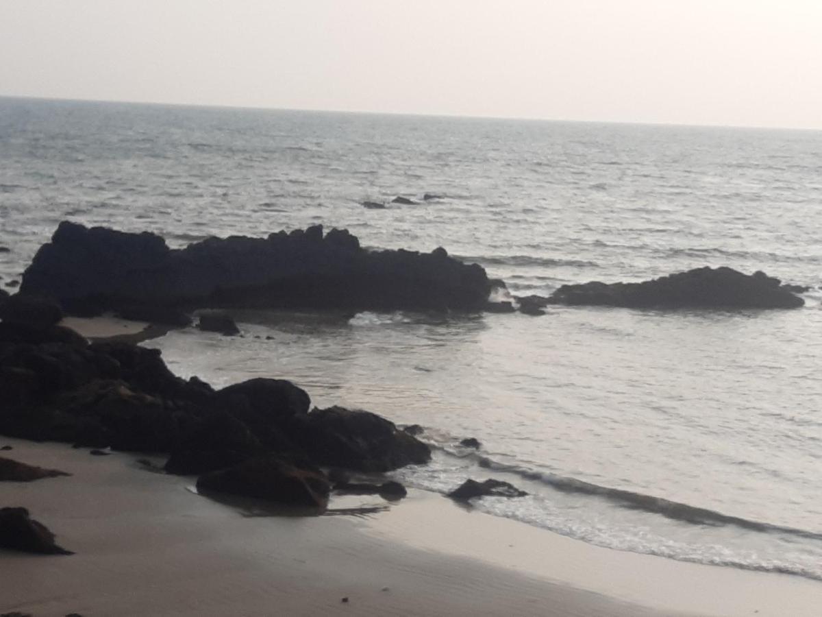 Om Ganesh Guest House Cliffside أرامبول المظهر الخارجي الصورة