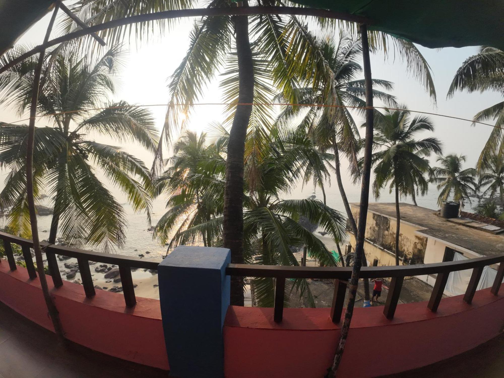 Om Ganesh Guest House Cliffside أرامبول المظهر الخارجي الصورة