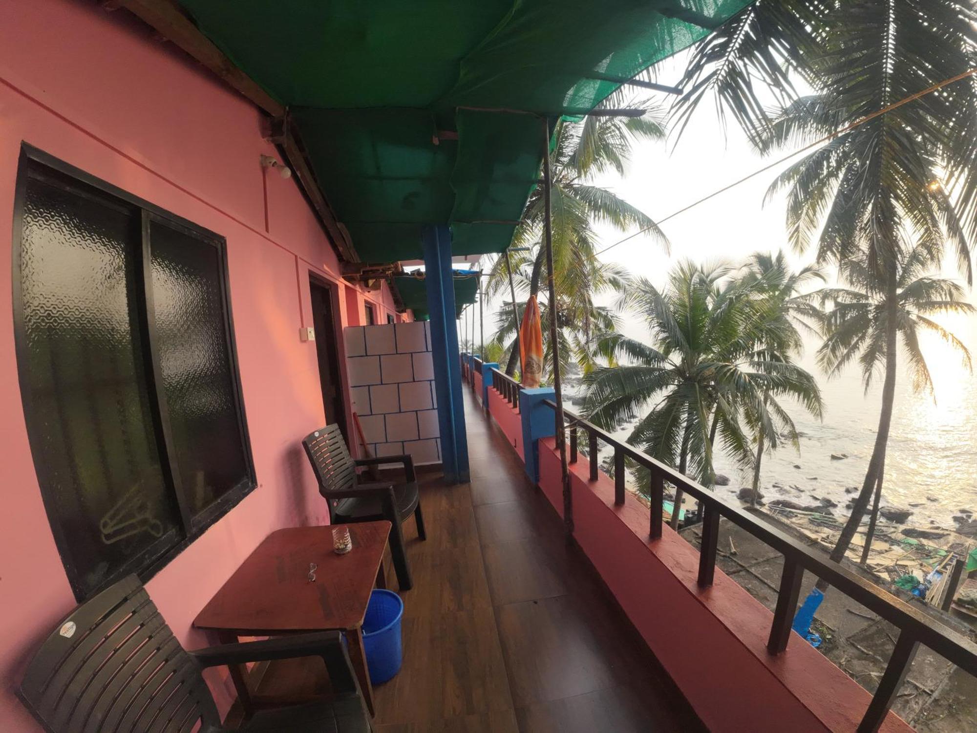 Om Ganesh Guest House Cliffside أرامبول المظهر الخارجي الصورة