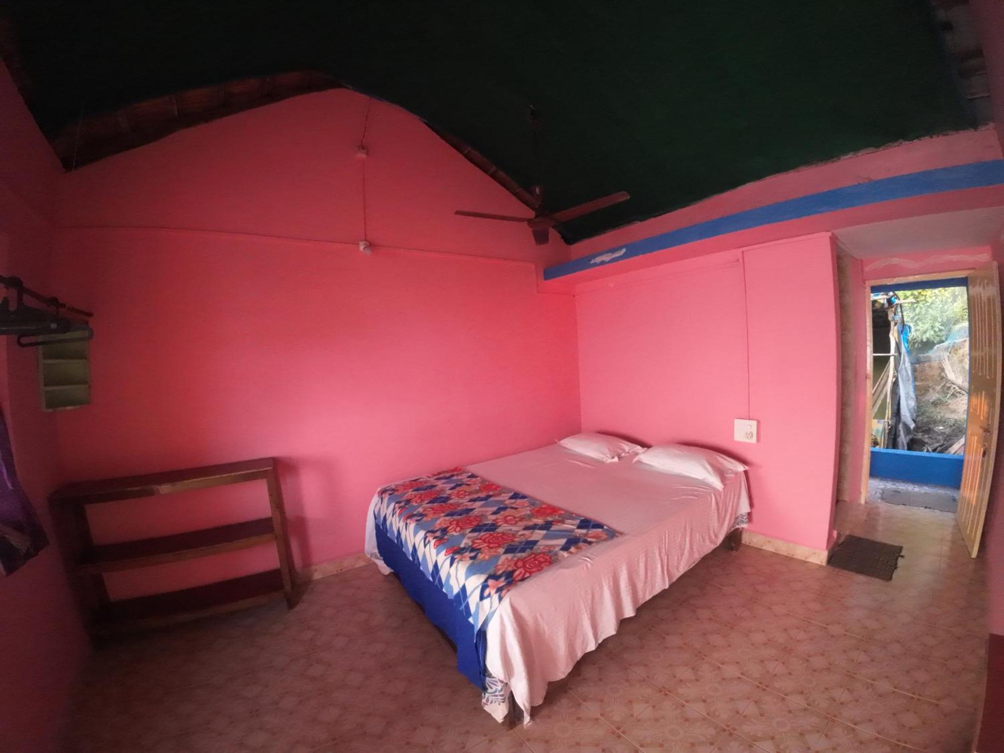 Om Ganesh Guest House Cliffside أرامبول المظهر الخارجي الصورة