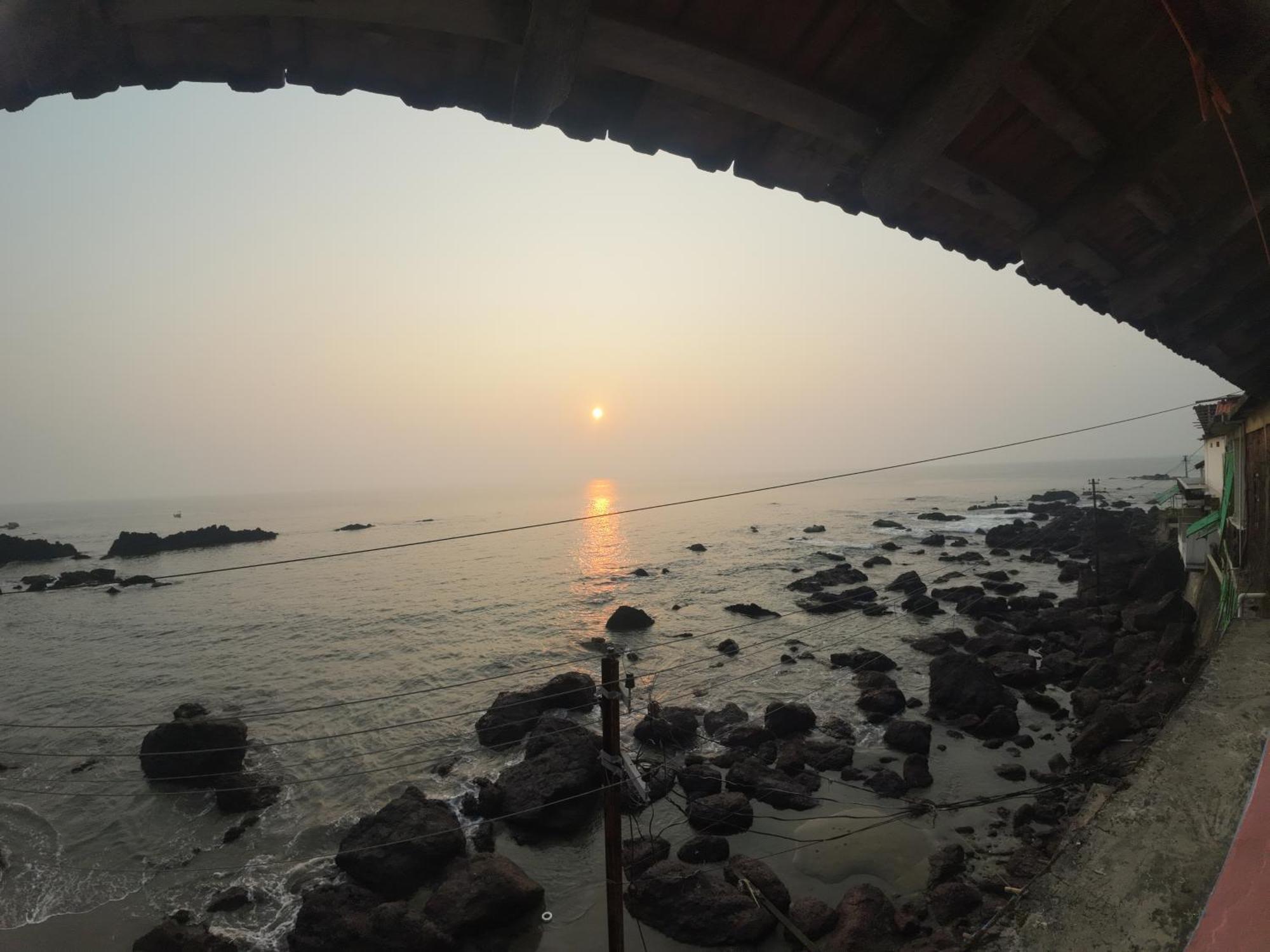 Om Ganesh Guest House Cliffside أرامبول المظهر الخارجي الصورة